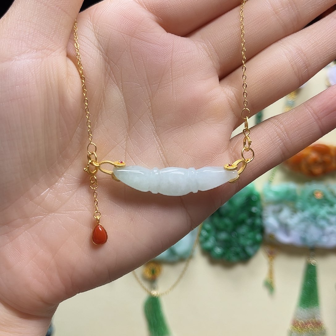 翡翠颈饰银S925镶嵌天然翡翠