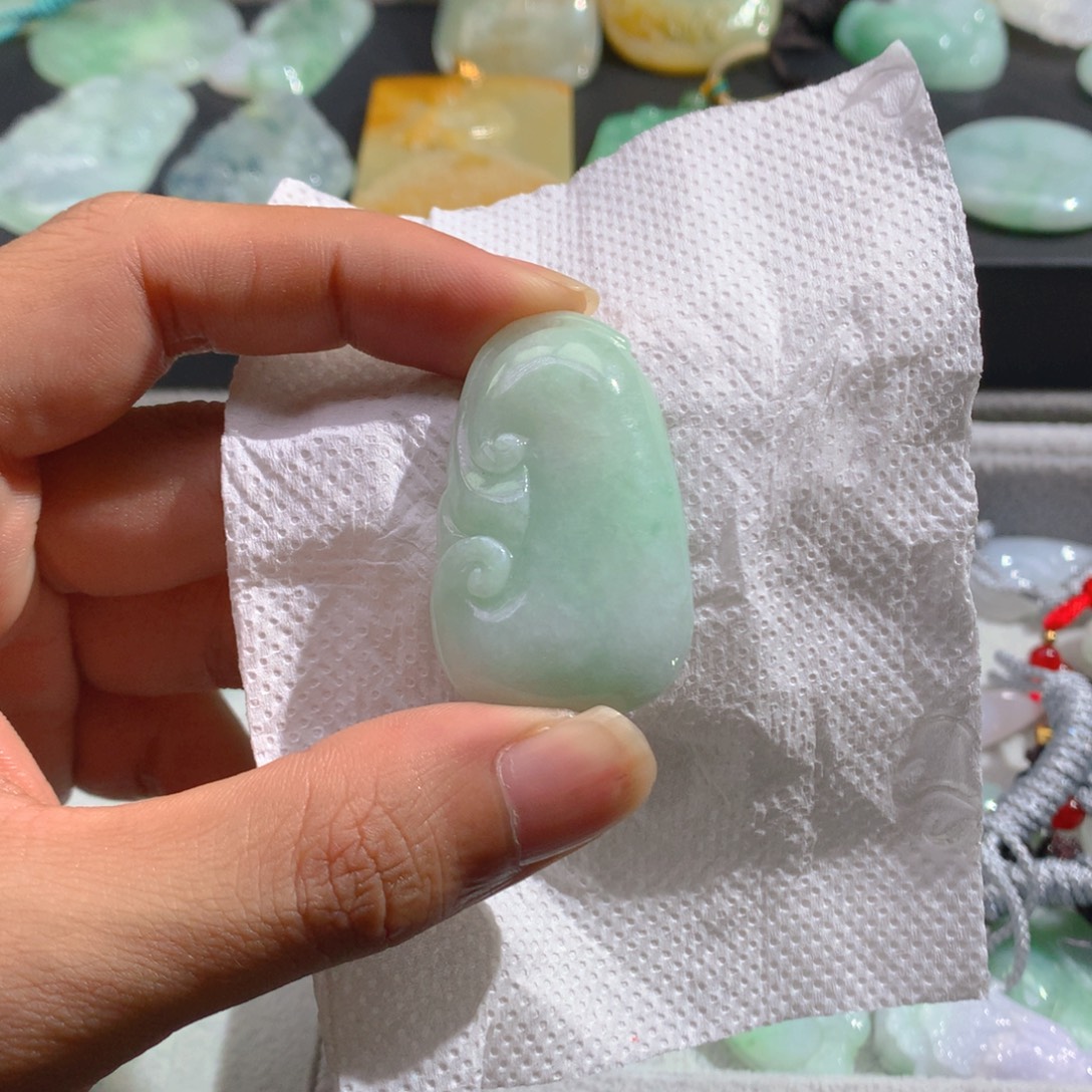 翡翠未镶嵌颈饰翡翠