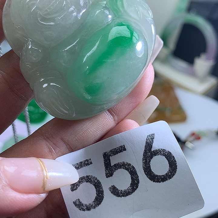 翡翠未镶嵌吊坠(赠链)翡翠