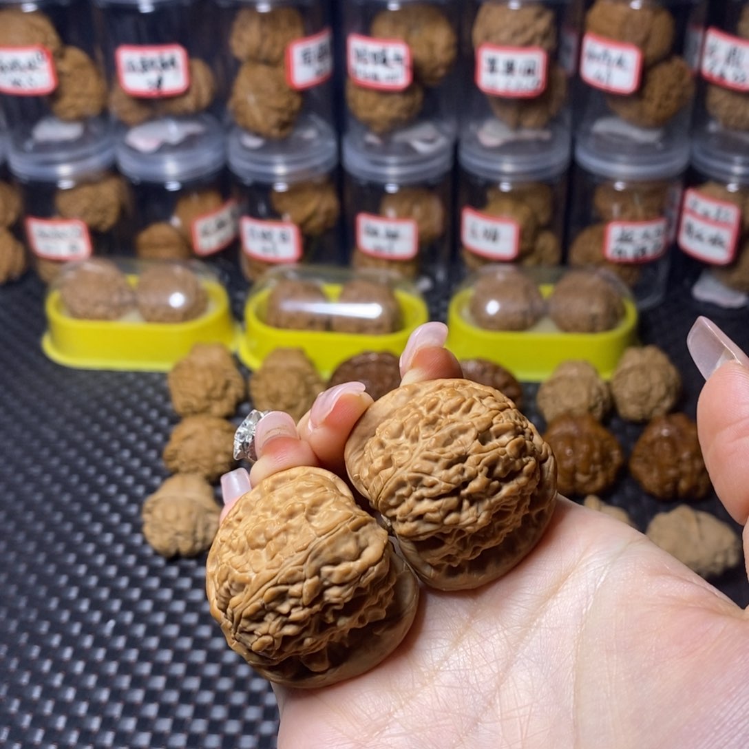 文玩核桃吊坠球白40