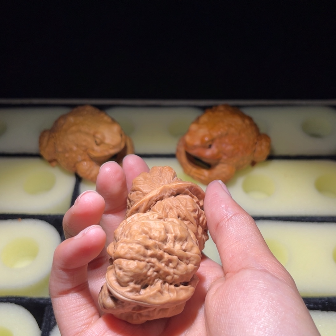 ─***⌵文玩核桃吊坠蛤蟆