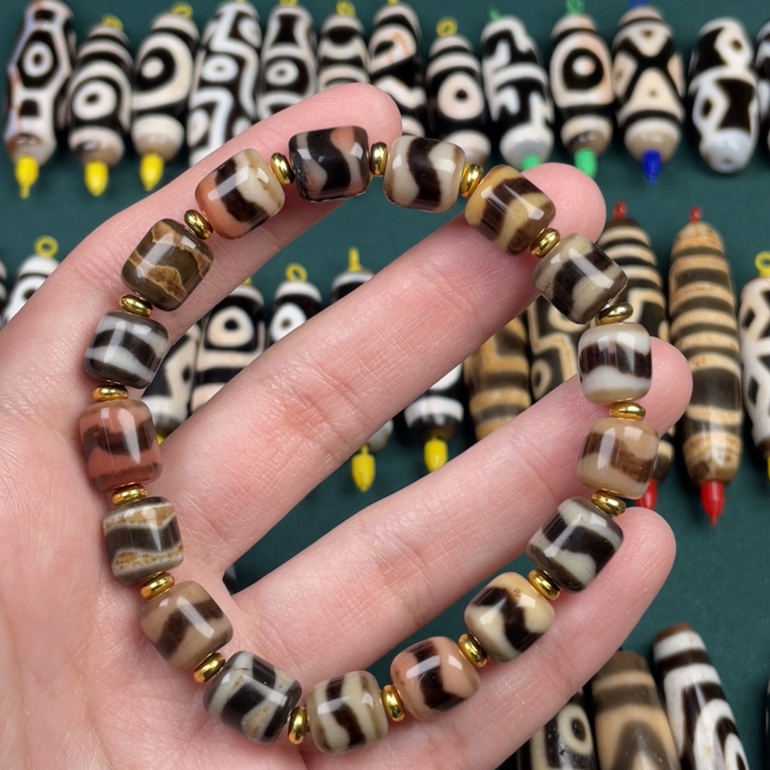 小***德玛瑙/玉髓裸珠9mm 曲贡牙17粒