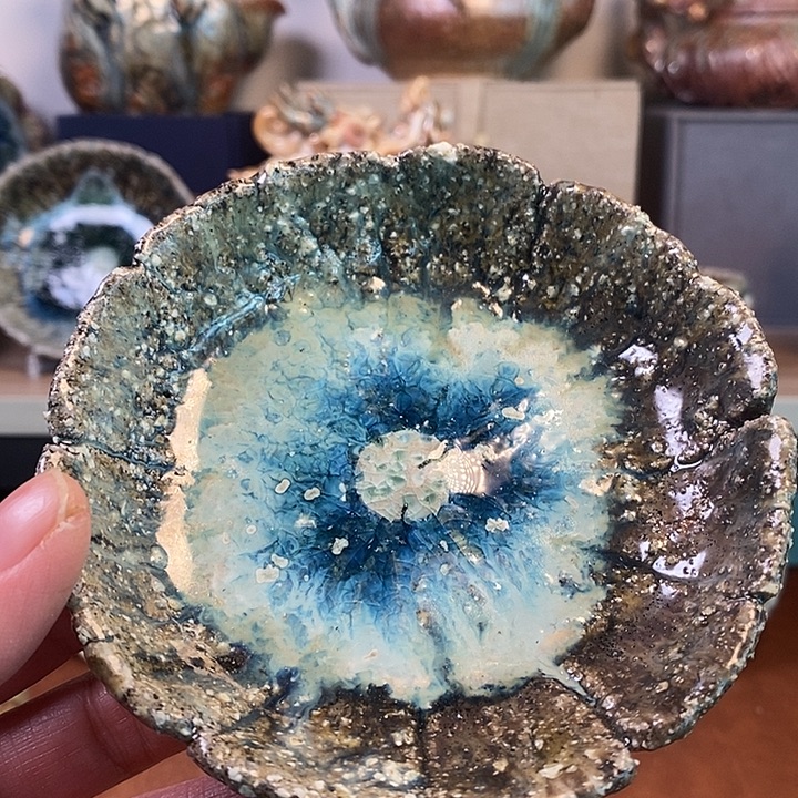 瓷片我们的确是一个人的