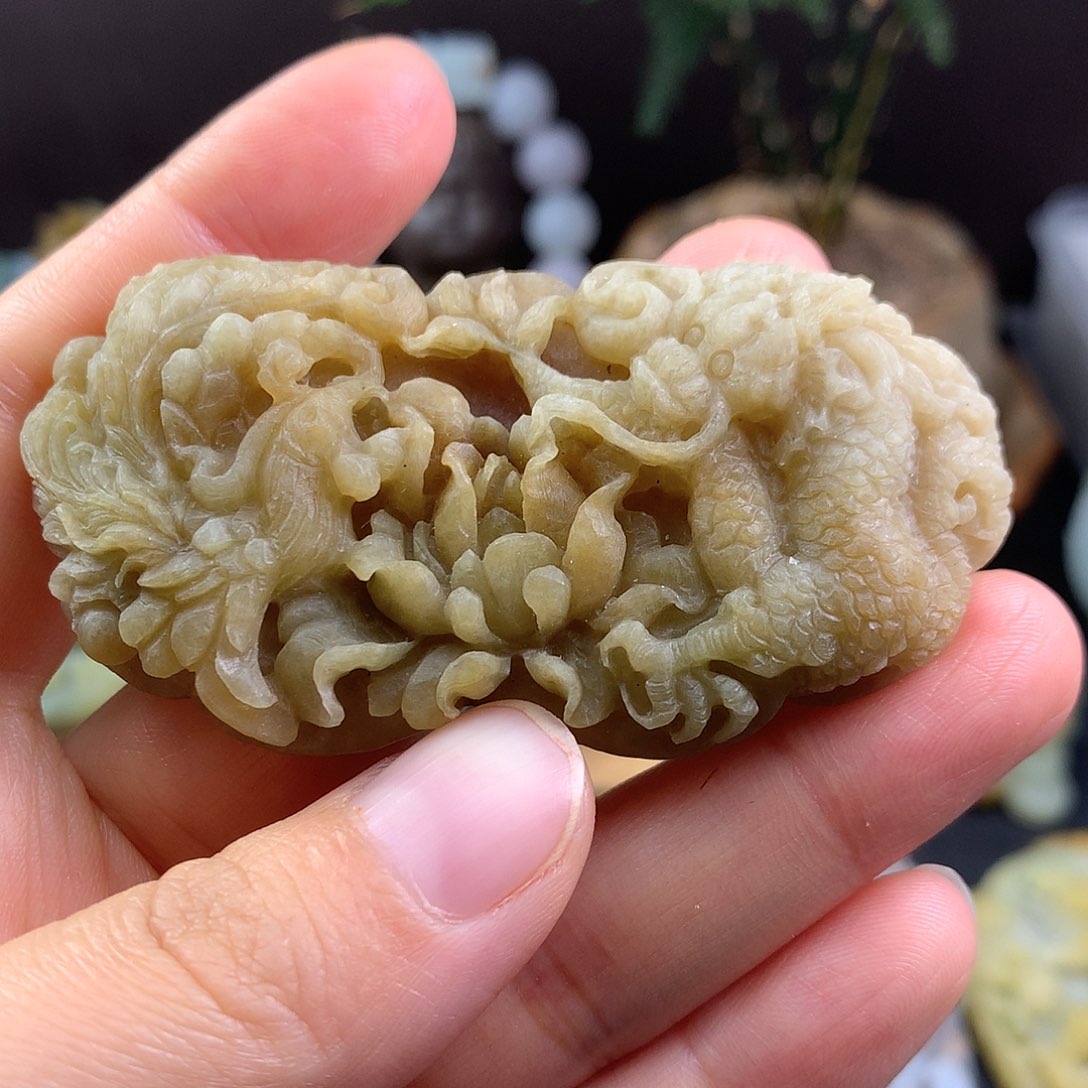 定制翡翠未镶嵌龙凤呈祥