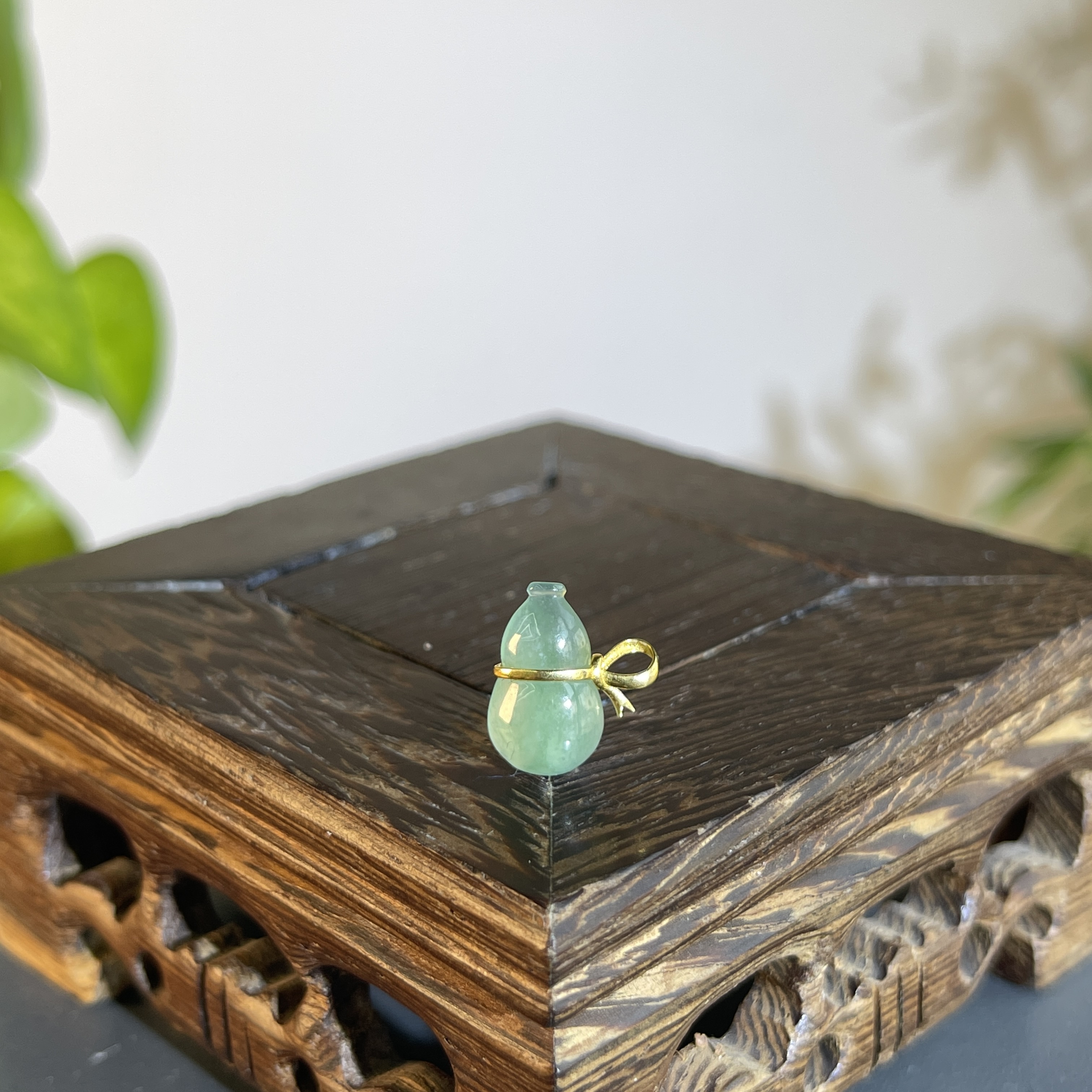 JXW15-189 天然缅甸A货翡翠 18K金葫芦