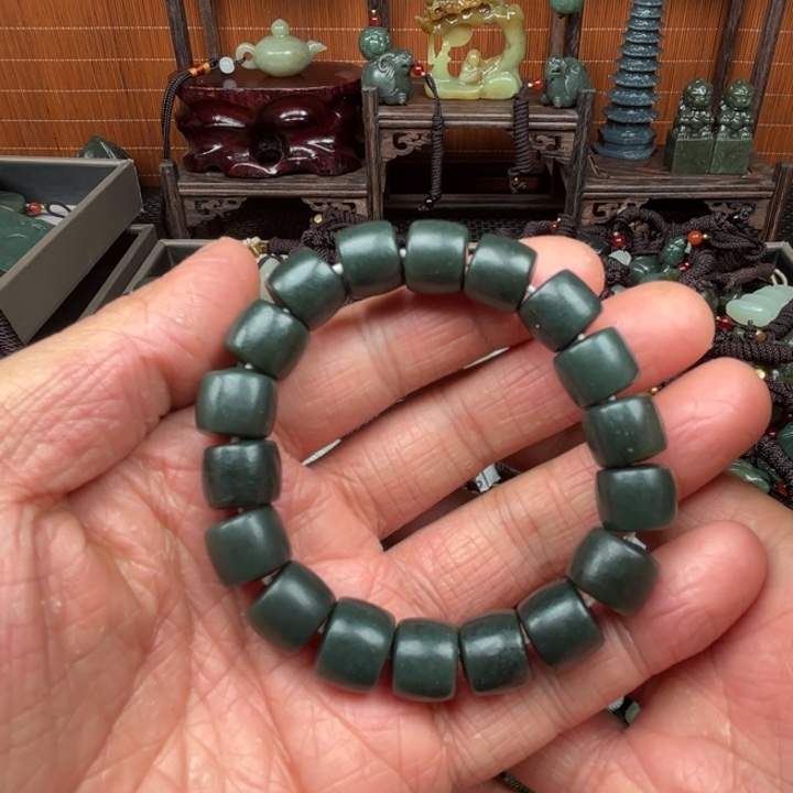 和田玉吊坠未镶嵌