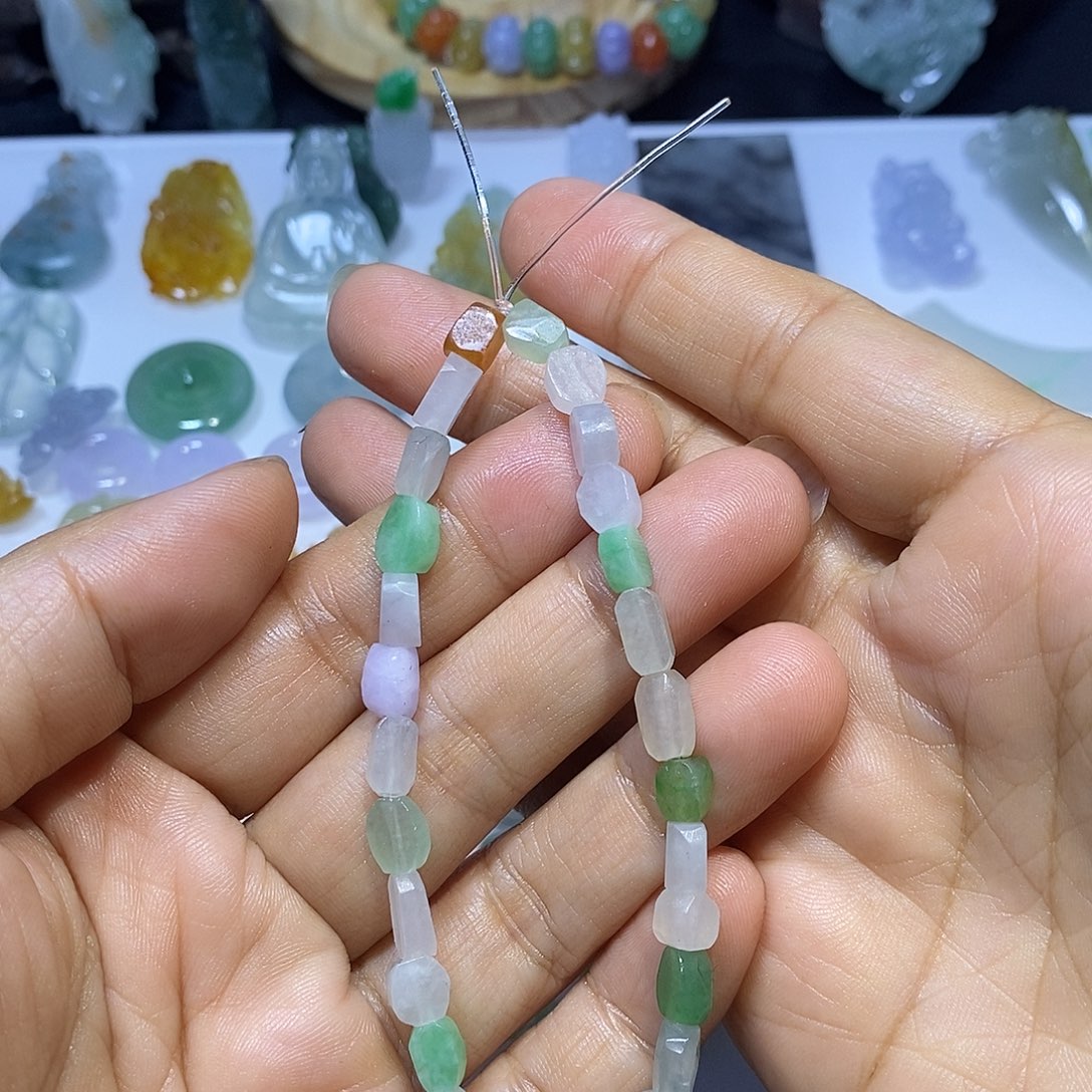 定制翡翠未镶嵌手串