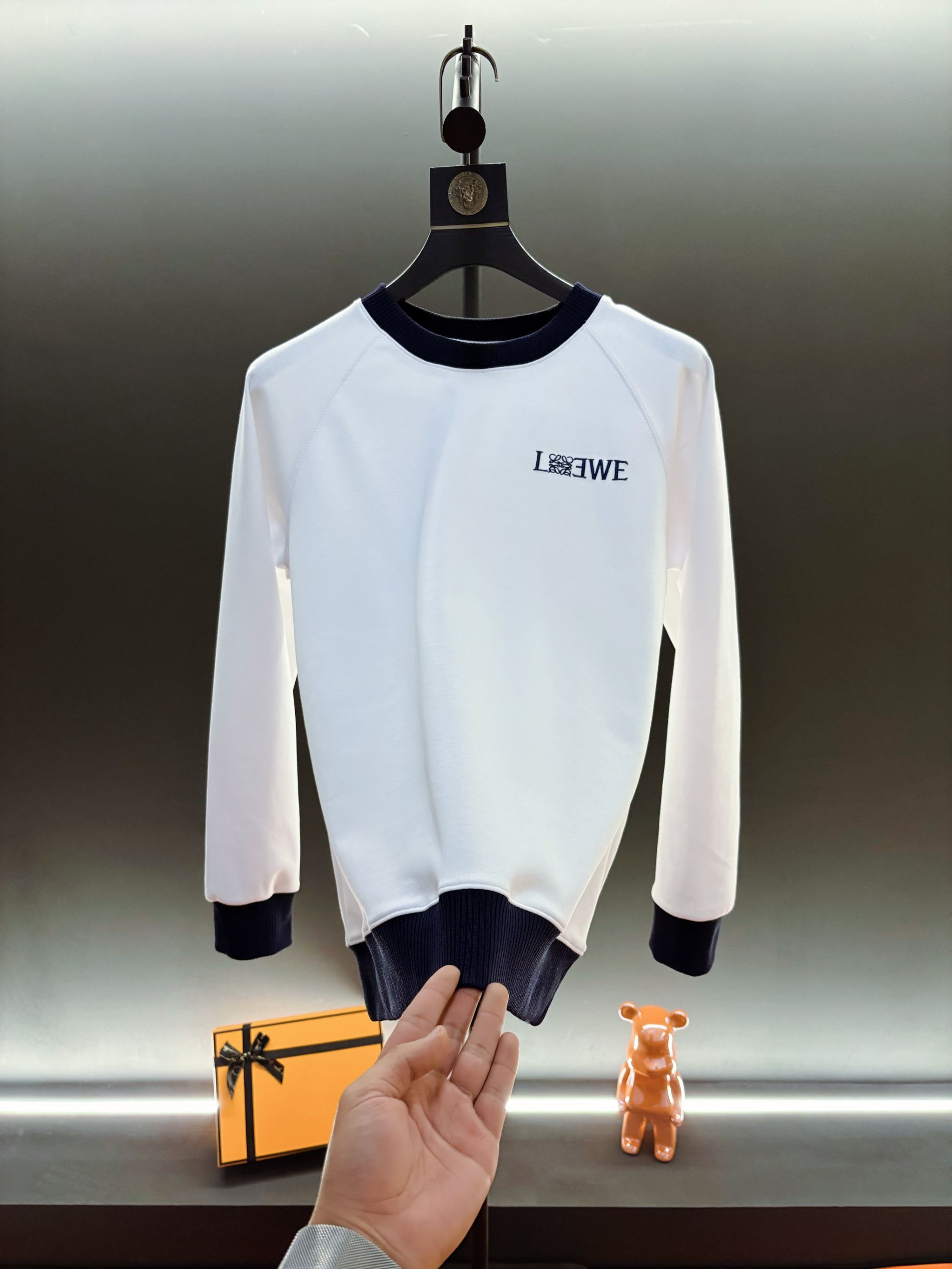 2025网红爆款新款冬季卫衣轻奢3D刺绣百搭潮流时尚套头圆领长袖潮