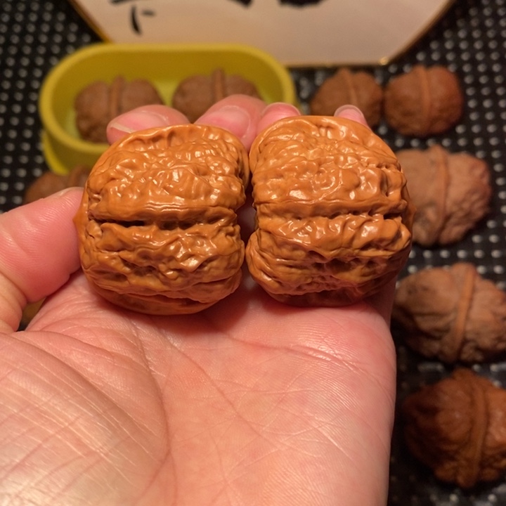 文玩核桃把件一线天开背大腿