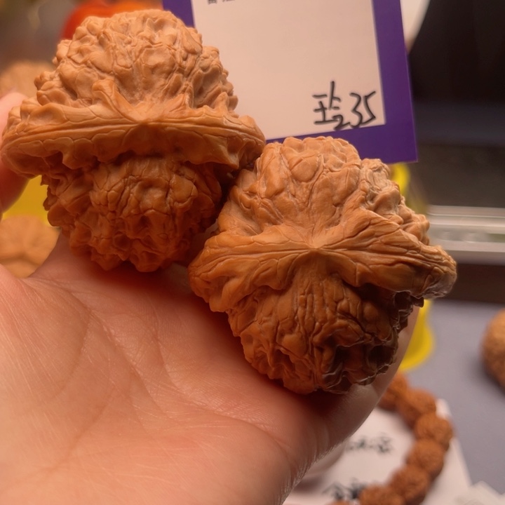 文玩核桃把件九*哥文玩核桃把件35
