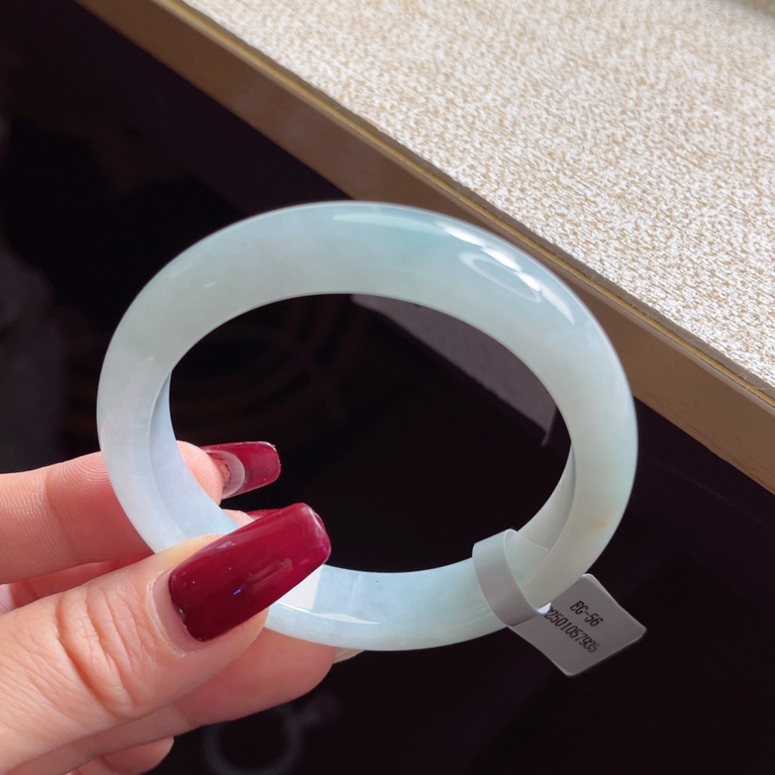 翡翠手镯未镶嵌手镯