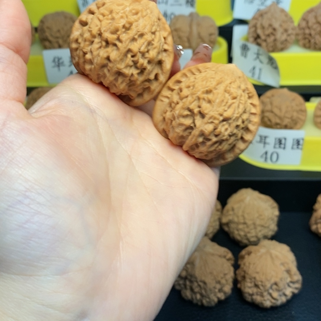 文玩核桃把件6*.金牛