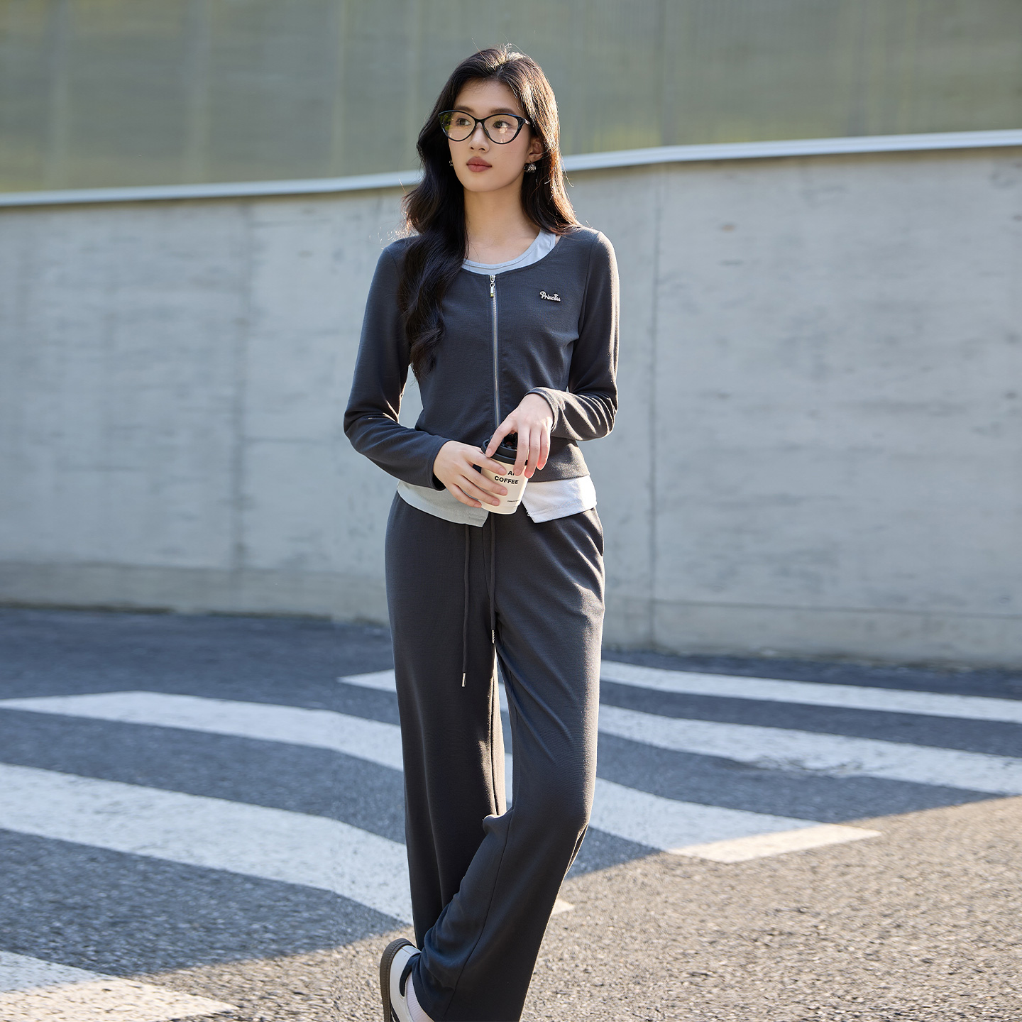 奢姿大码女装2025秋季时尚运动风撞色套装胖妹妹气质减龄两件套