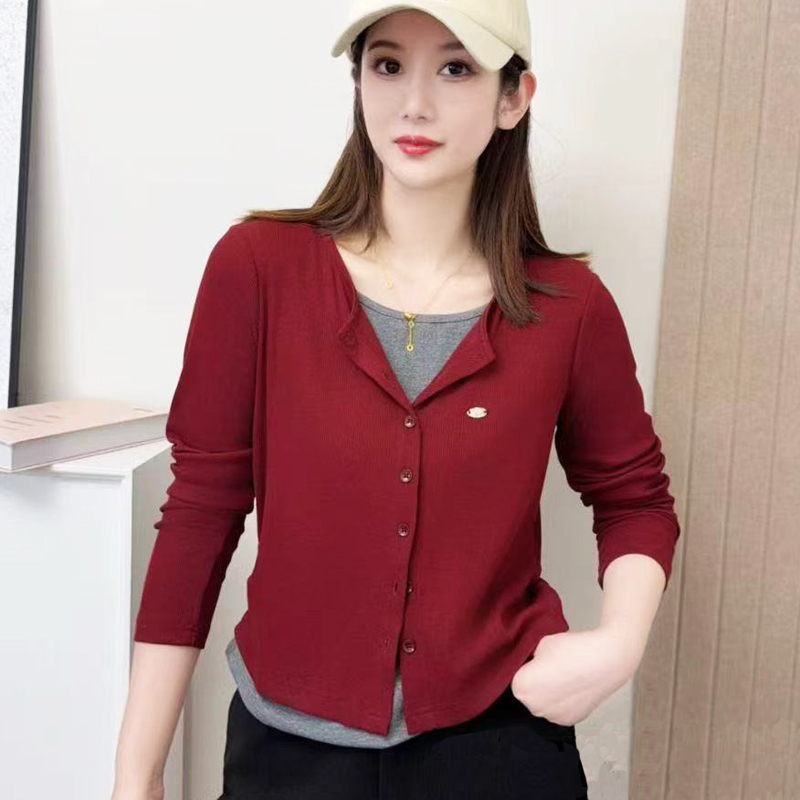 韩系气质穿搭红色复古撞色假两件打底衫女早秋2025新款短款上衣潮