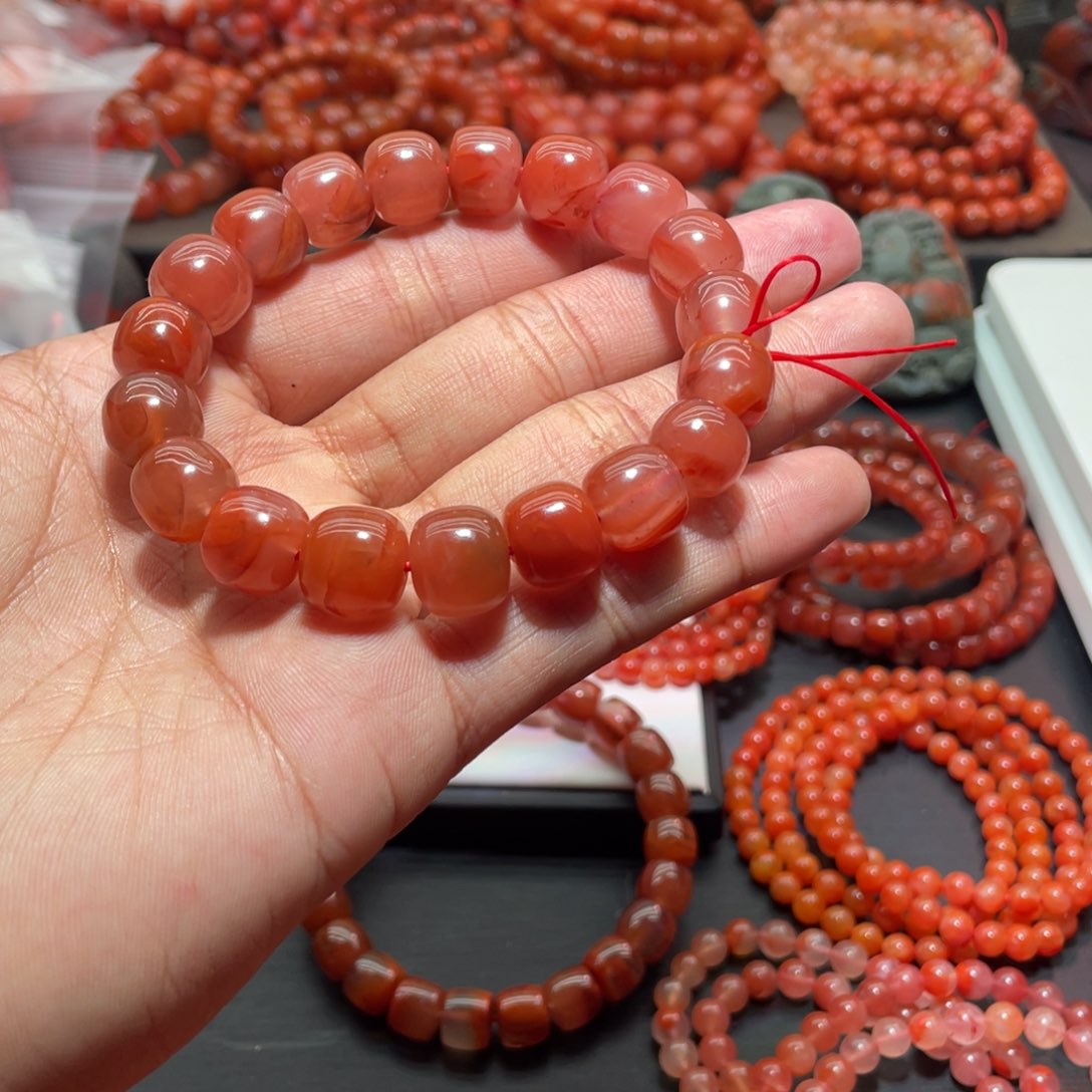 南红玛瑙手链未镶嵌一***枪