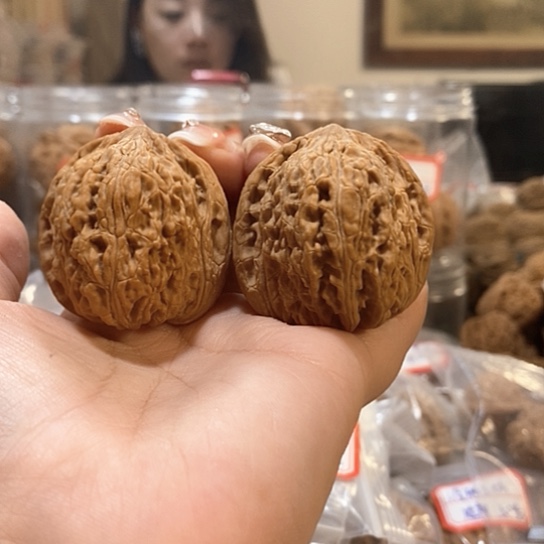 文玩核桃吊坠41绣球有白尖