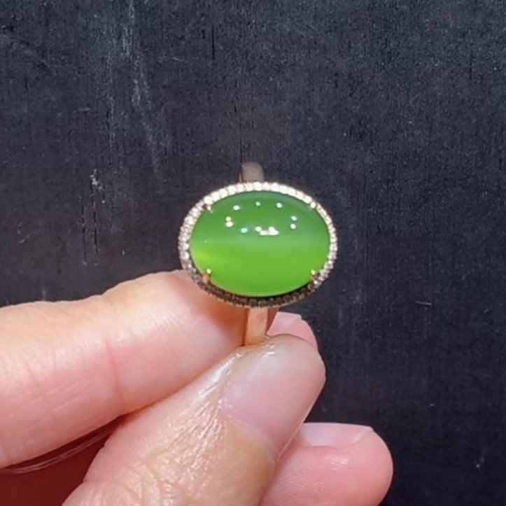 和田玉俄料碧玉冰底绿猫眼戒指18K金镶嵌