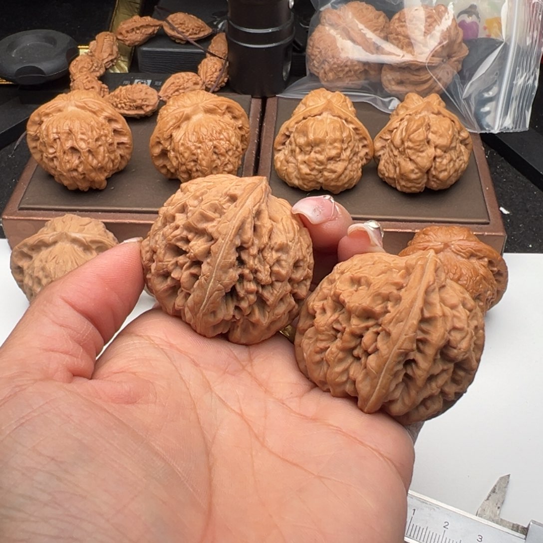文玩核桃把件红锦鲤42