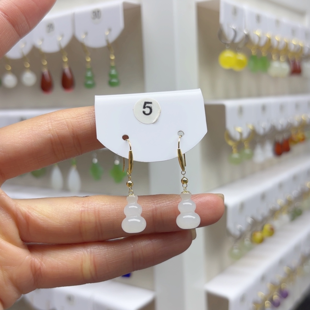 18K金镶嵌和田玉耳饰