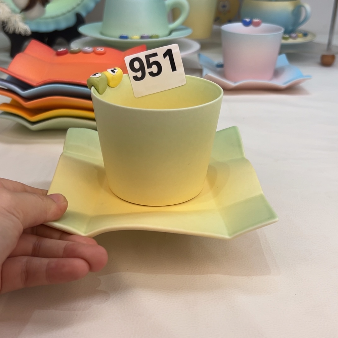 陶摆件麦芽青青猪口杯/折纸盘951