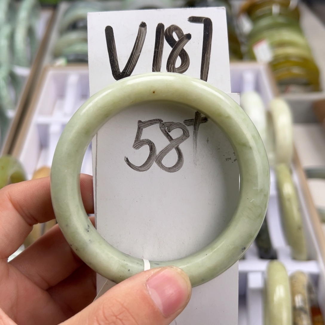 岫玉手镯未镶嵌天然岫玉微瑕