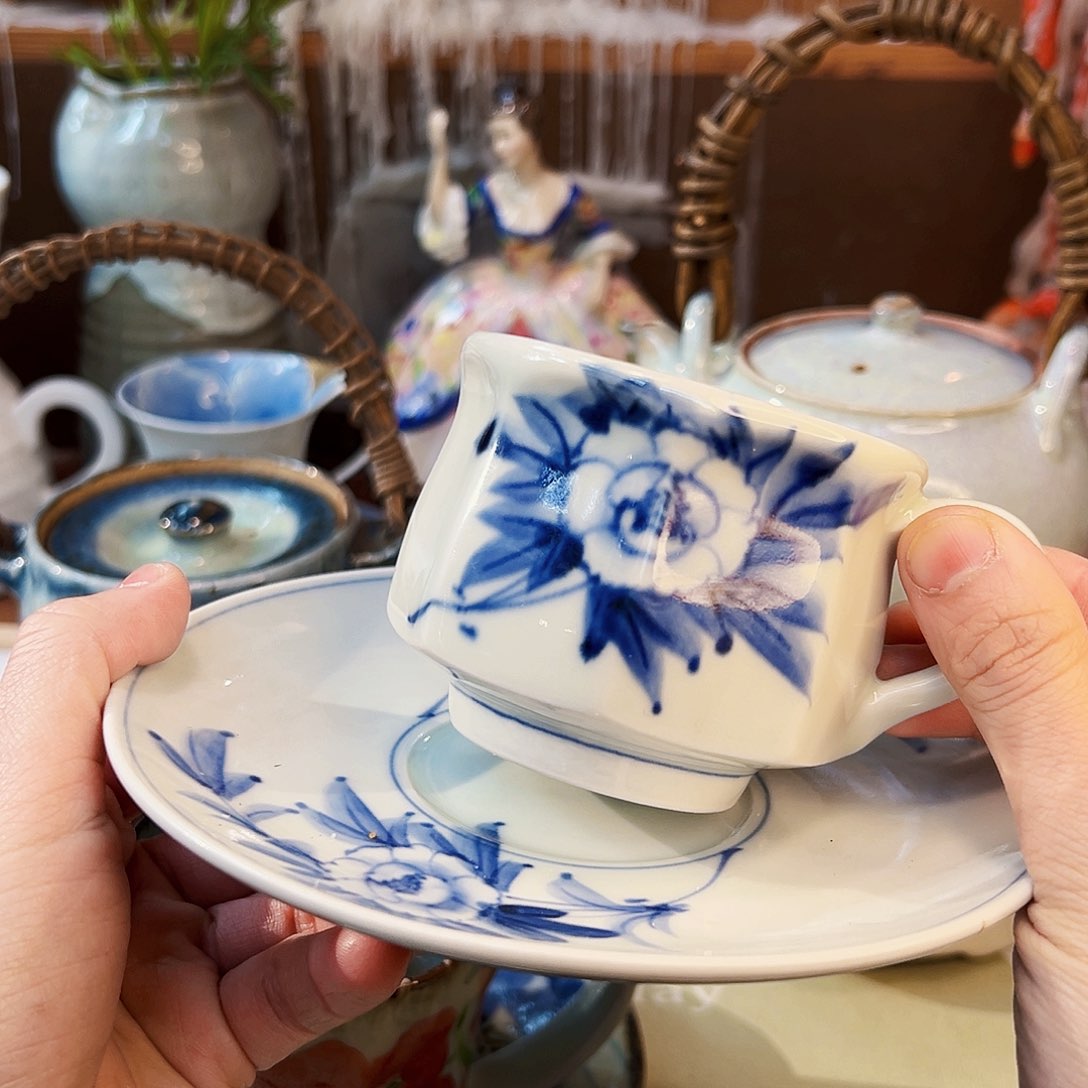 咖啡杯等设施设备先进齐名于