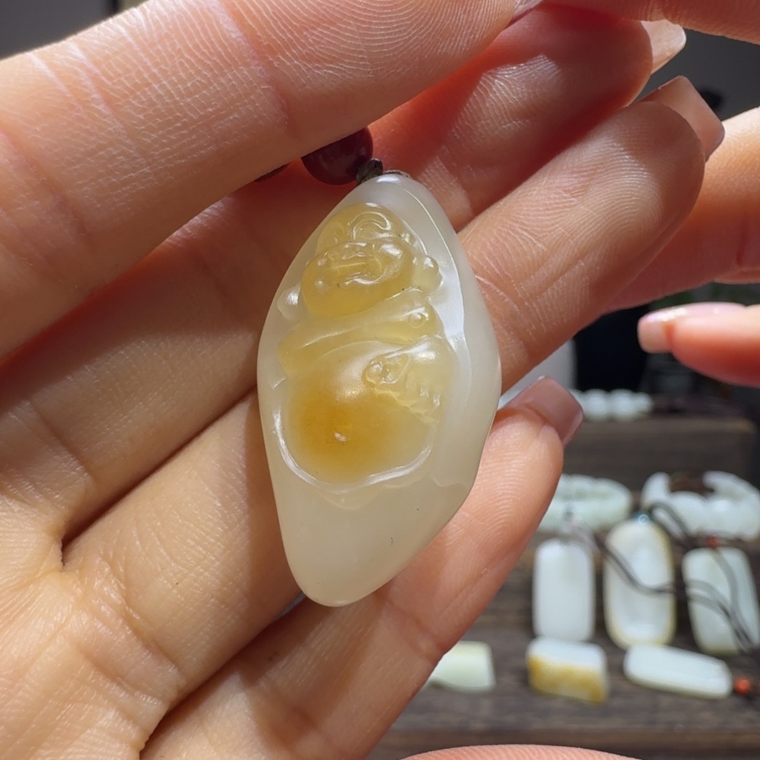 和田玉颈饰未镶嵌