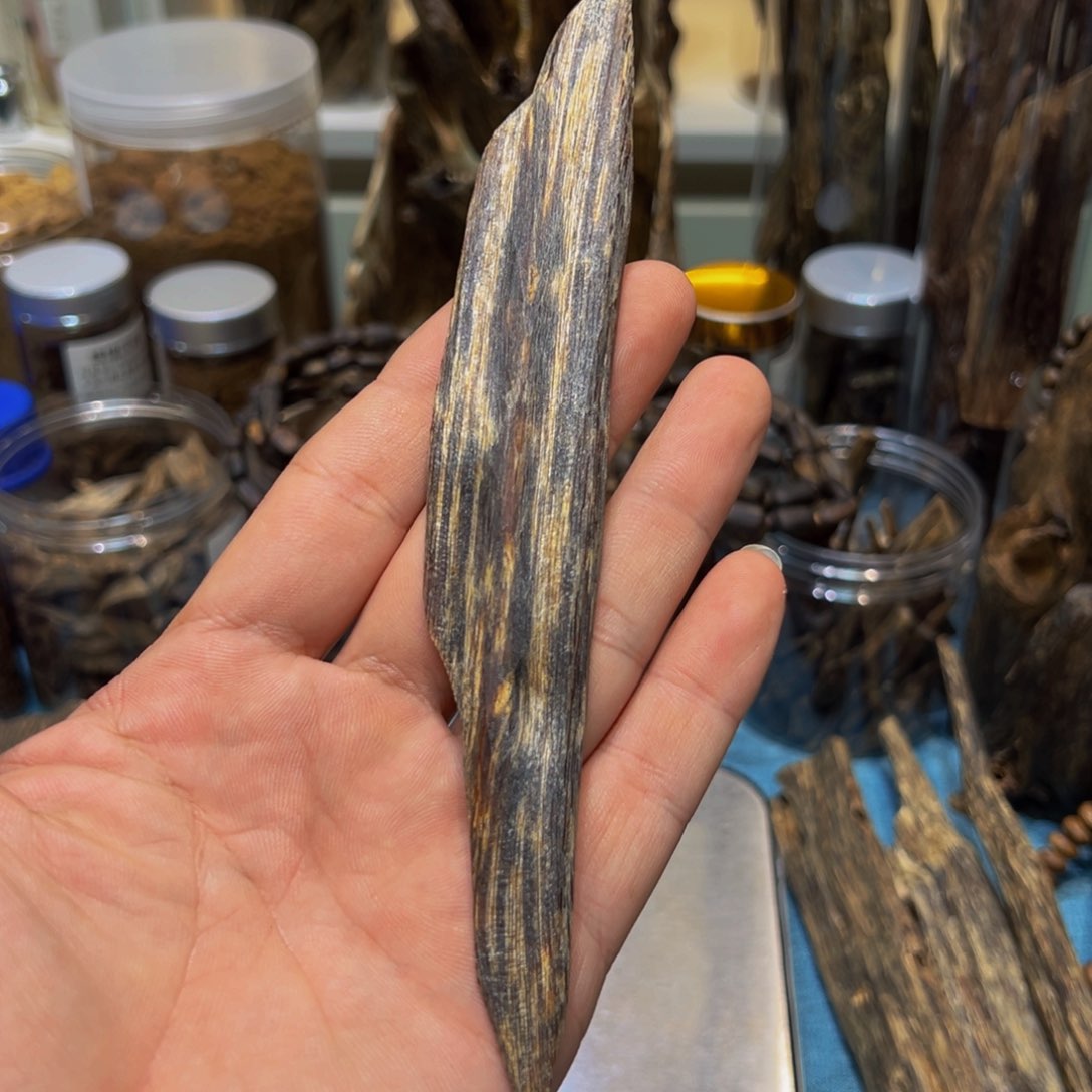 沉香手把件未*奇楠陆河树心油14.8克