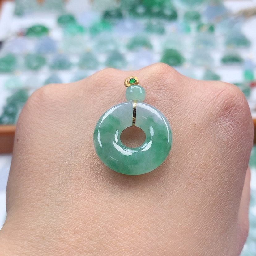 【闪购商品】翡翠吊坠(赠链)18K金镶嵌