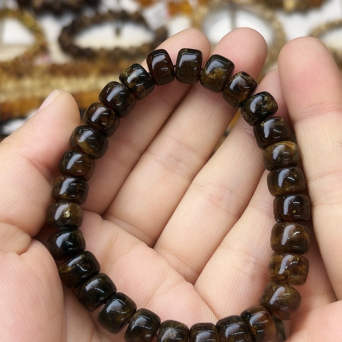 琥珀未镶嵌裸石九