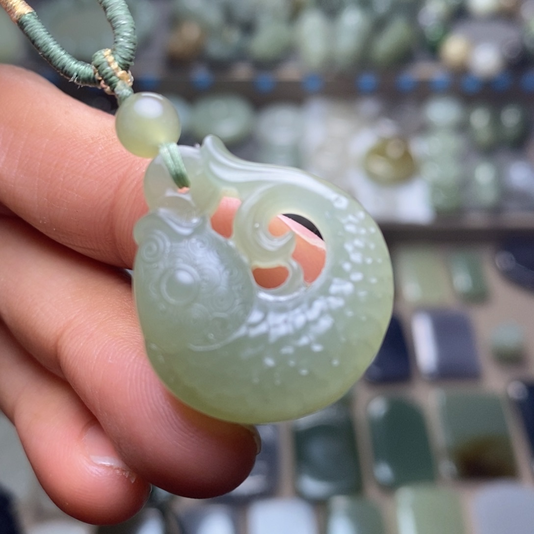 和田玉颈饰未镶嵌