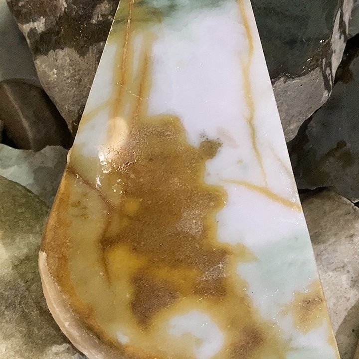 翡翠裸石翡翠毛料