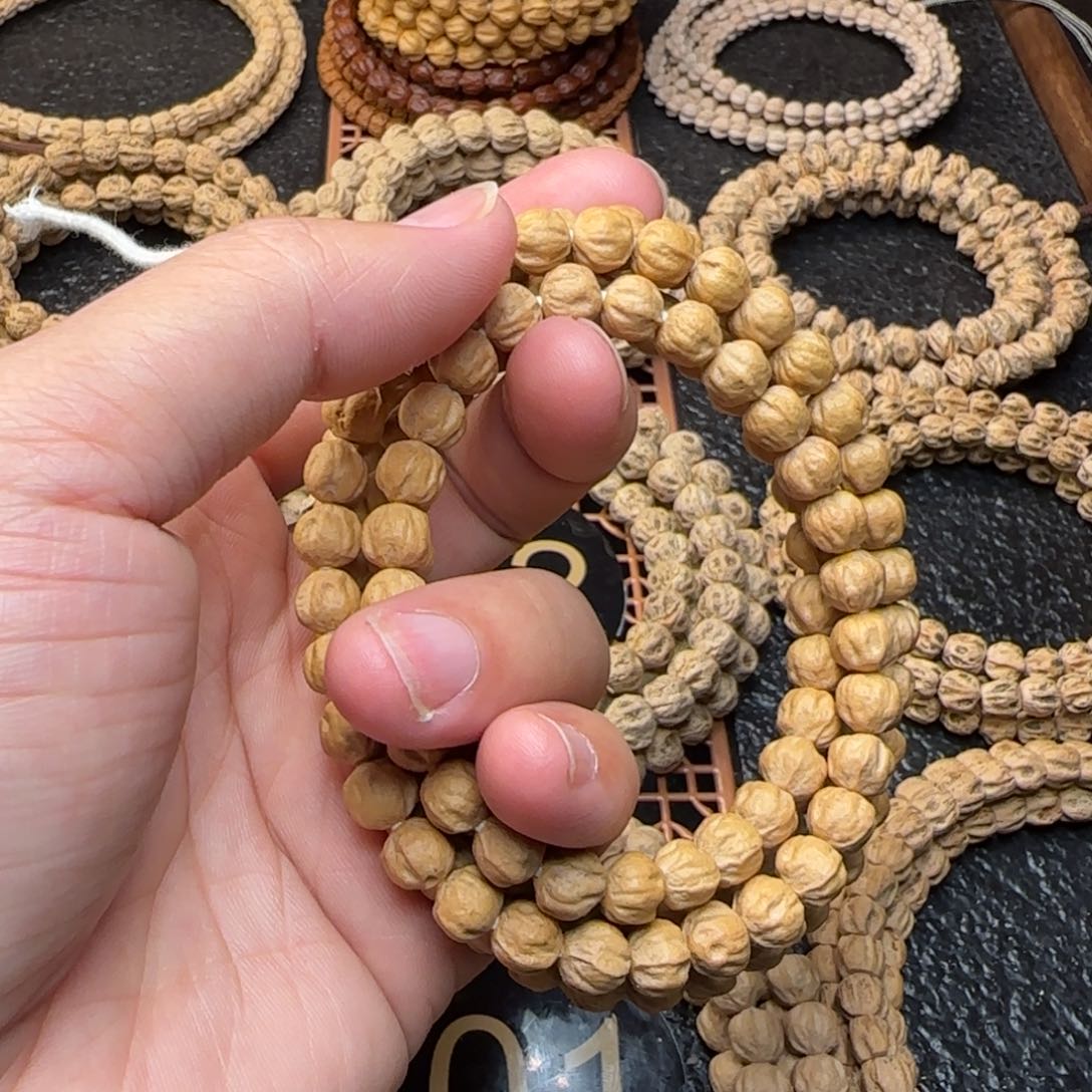 柏香籽/百香籽吊坠红****）