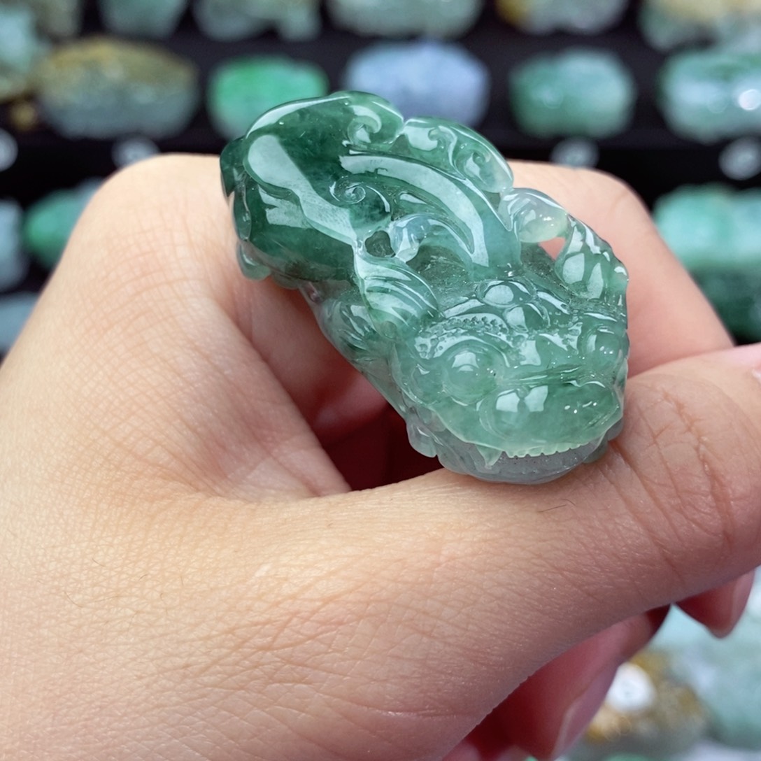 翡翠颈饰未镶嵌天然