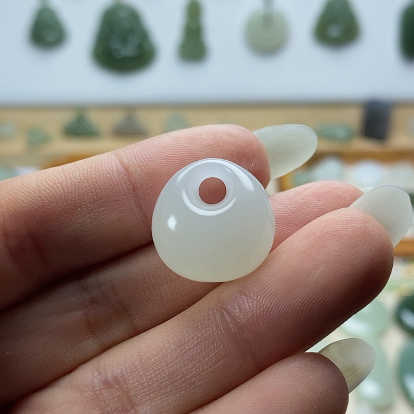 【闪购商品】颈饰未镶嵌和田玉