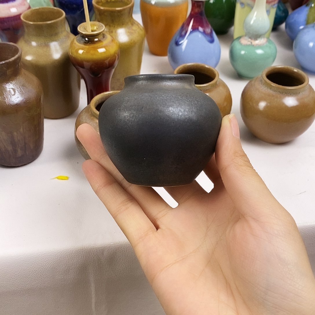 摆件猪*呐景德镇高温陶瓷小花瓶