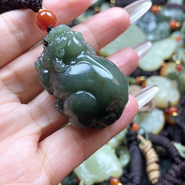 和田玉颈饰未镶嵌