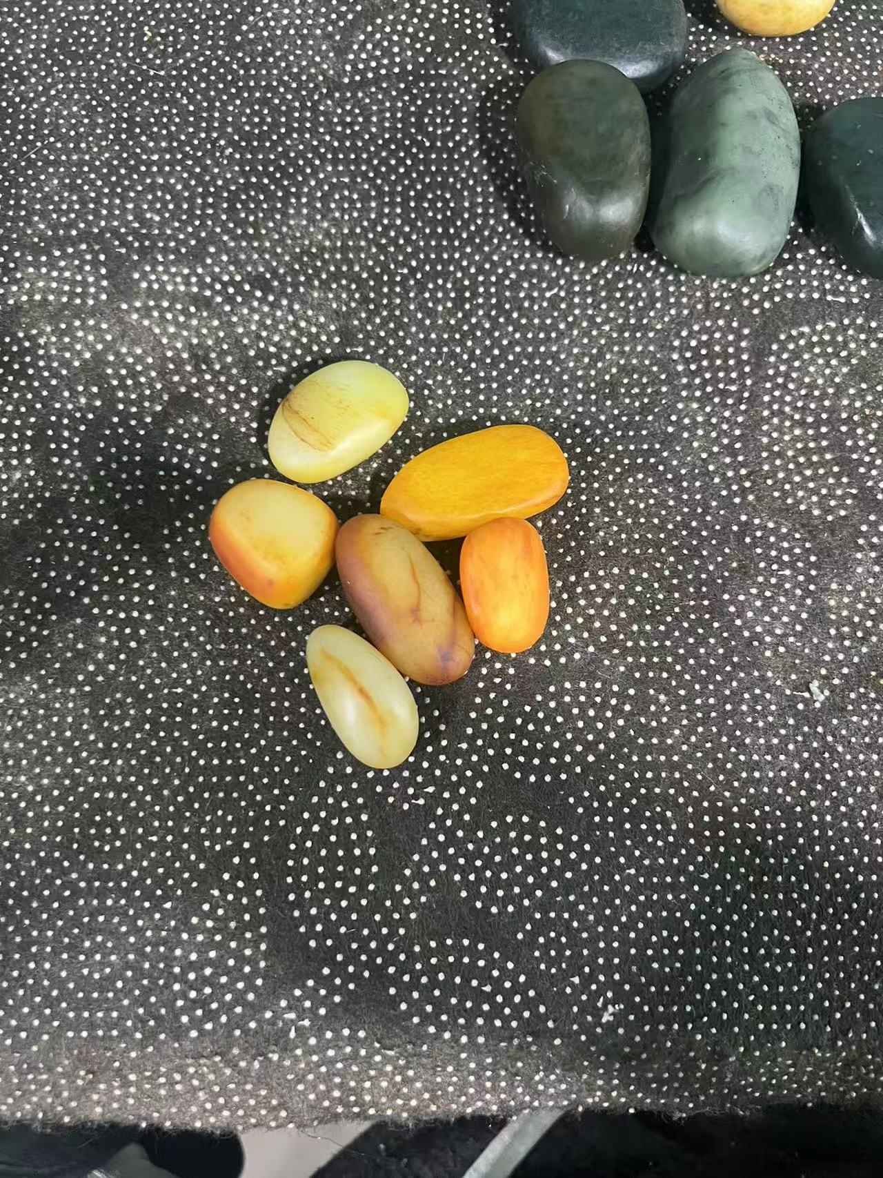 新疆原石盆景石手把件与戈壁五彩石盆景观赏佳品