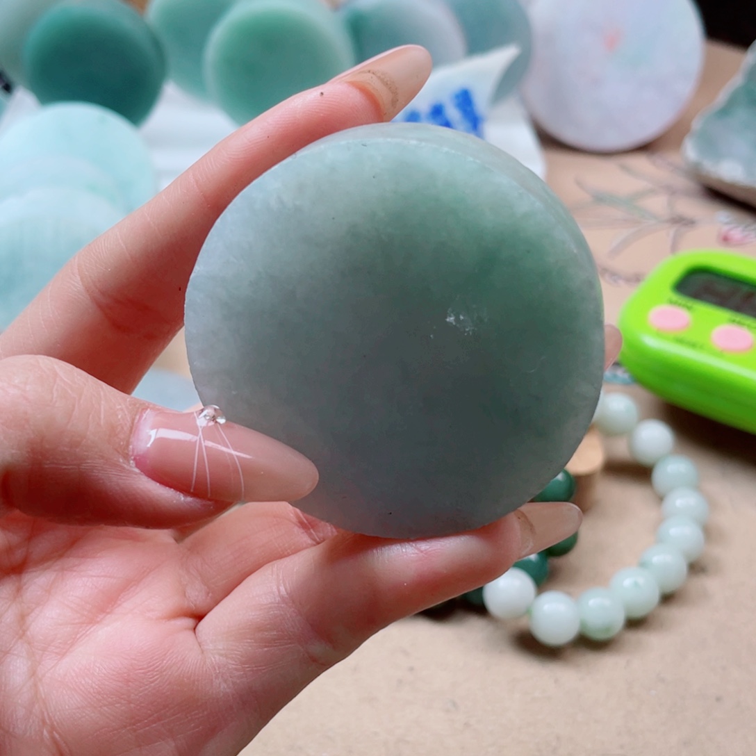 翡翠未镶嵌颈饰195……