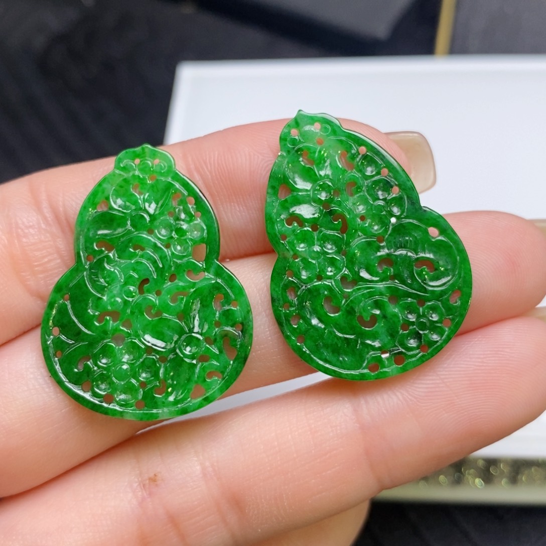翡翠未镶嵌耳饰葫芦镂空雕花片
