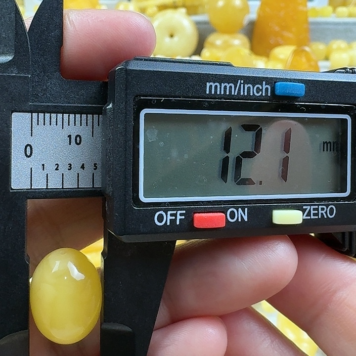 蜜蜡未镶嵌裸石18杂