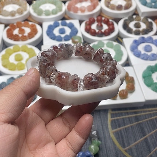 石英质玉（非洲翠）合金手串