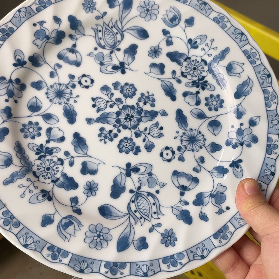 瓷片小*。哈哈哈我真的不喜欢这样了笑