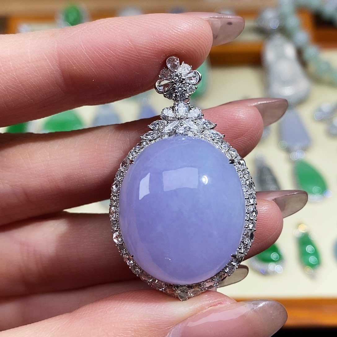 翡翠颈饰18K金镶嵌翡翠