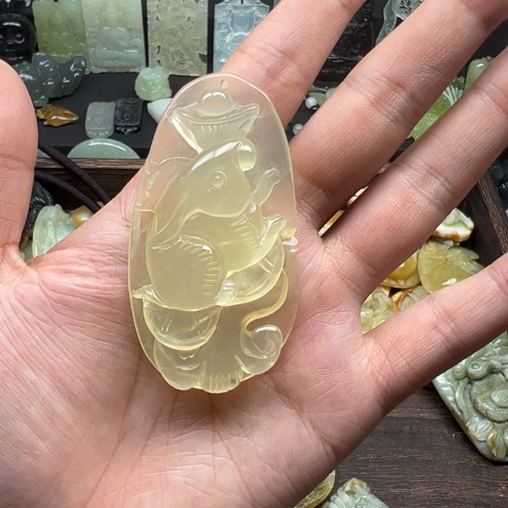 蛇纹石玉颈饰未镶嵌