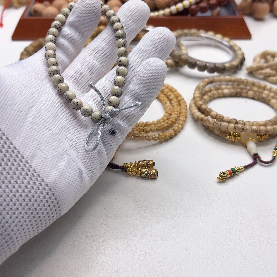 星月菩提吊坠38创世糯冰石玉河豚7圆手持一物一图