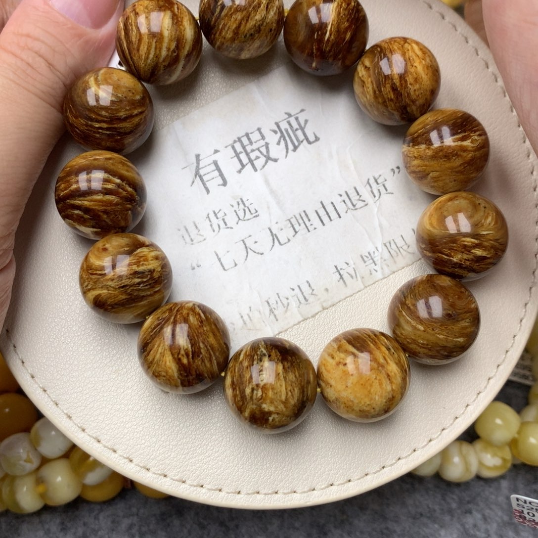 琥珀未镶嵌珠宝奇石11