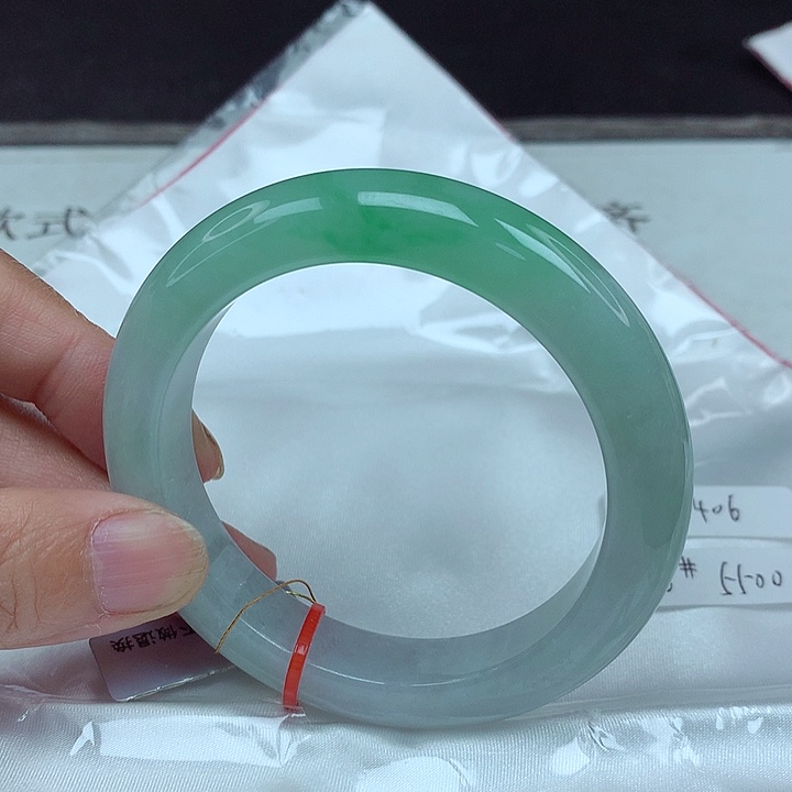 翡翠未镶嵌手镯56圈4406