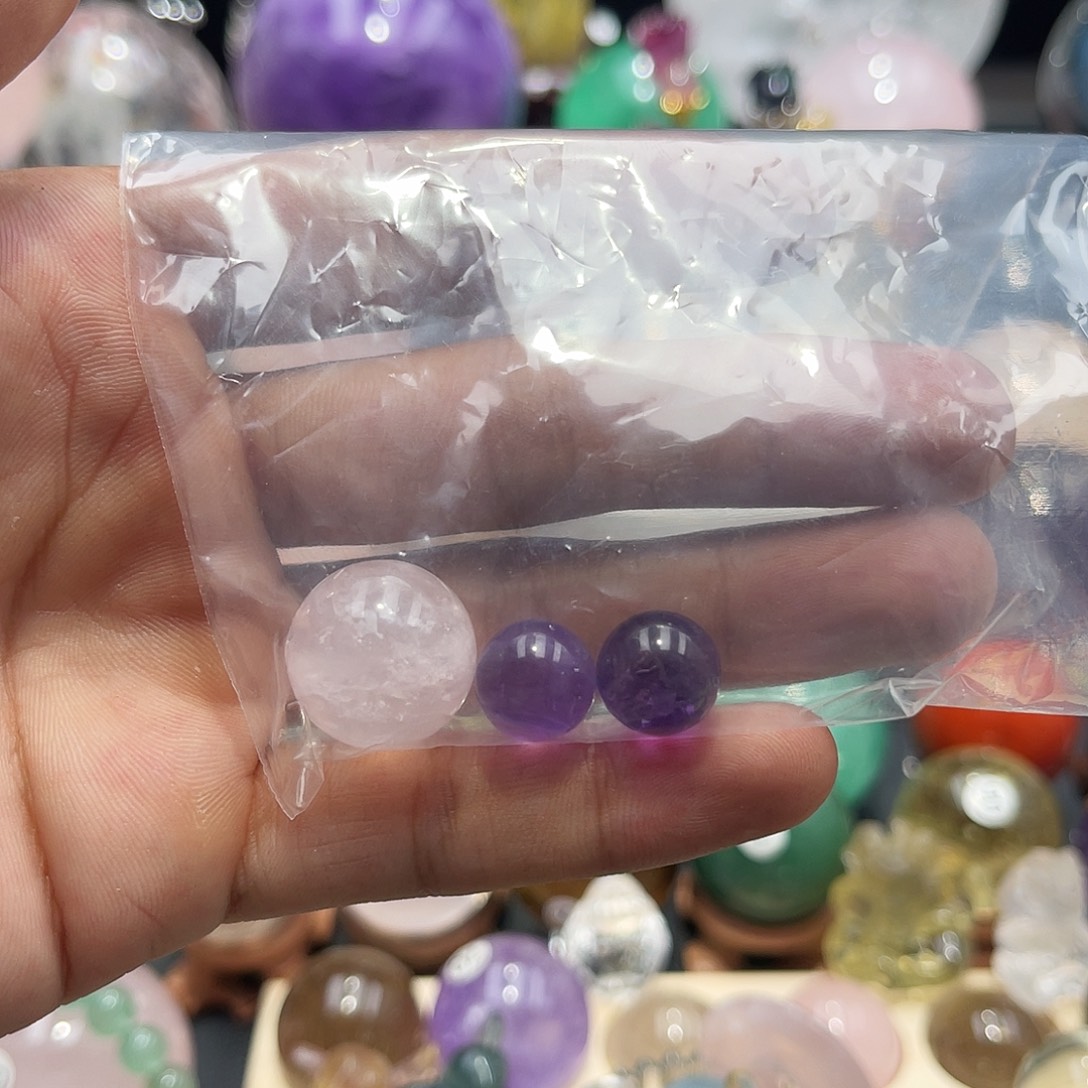 霓***）水晶珠宝半成品未镶嵌打站孔不退不换