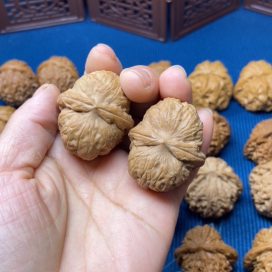 文玩核桃把件元宝38全品